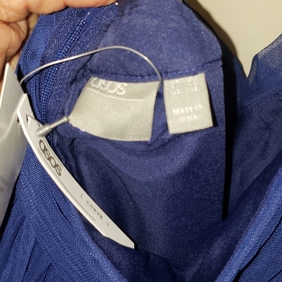 One Shoulder Gown - Picture 4 of 4